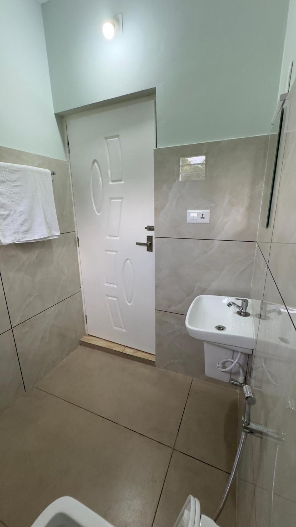 The Karlyle Homestay Vaduvanchal Екстер'єр фото