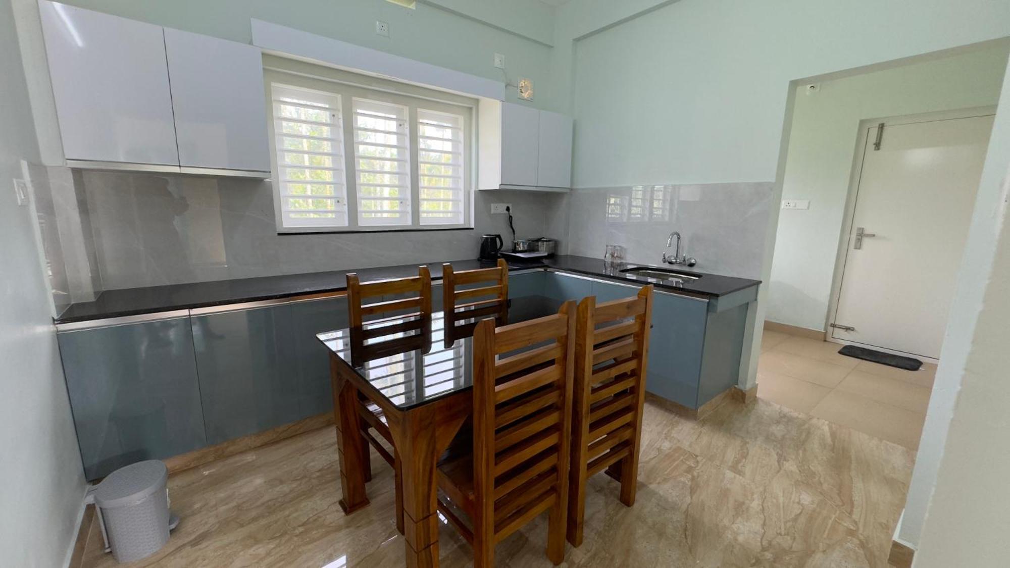 The Karlyle Homestay Vaduvanchal Екстер'єр фото