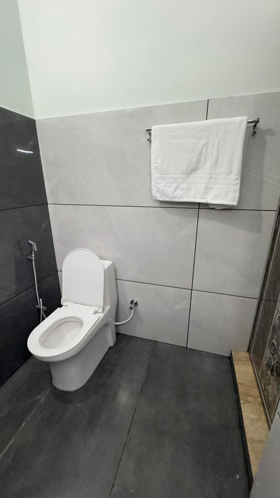 The Karlyle Homestay Vaduvanchal Екстер'єр фото