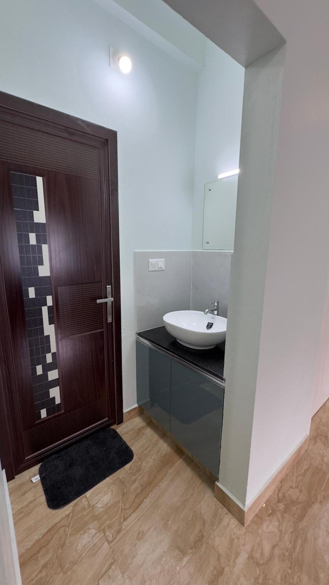 The Karlyle Homestay Vaduvanchal Екстер'єр фото